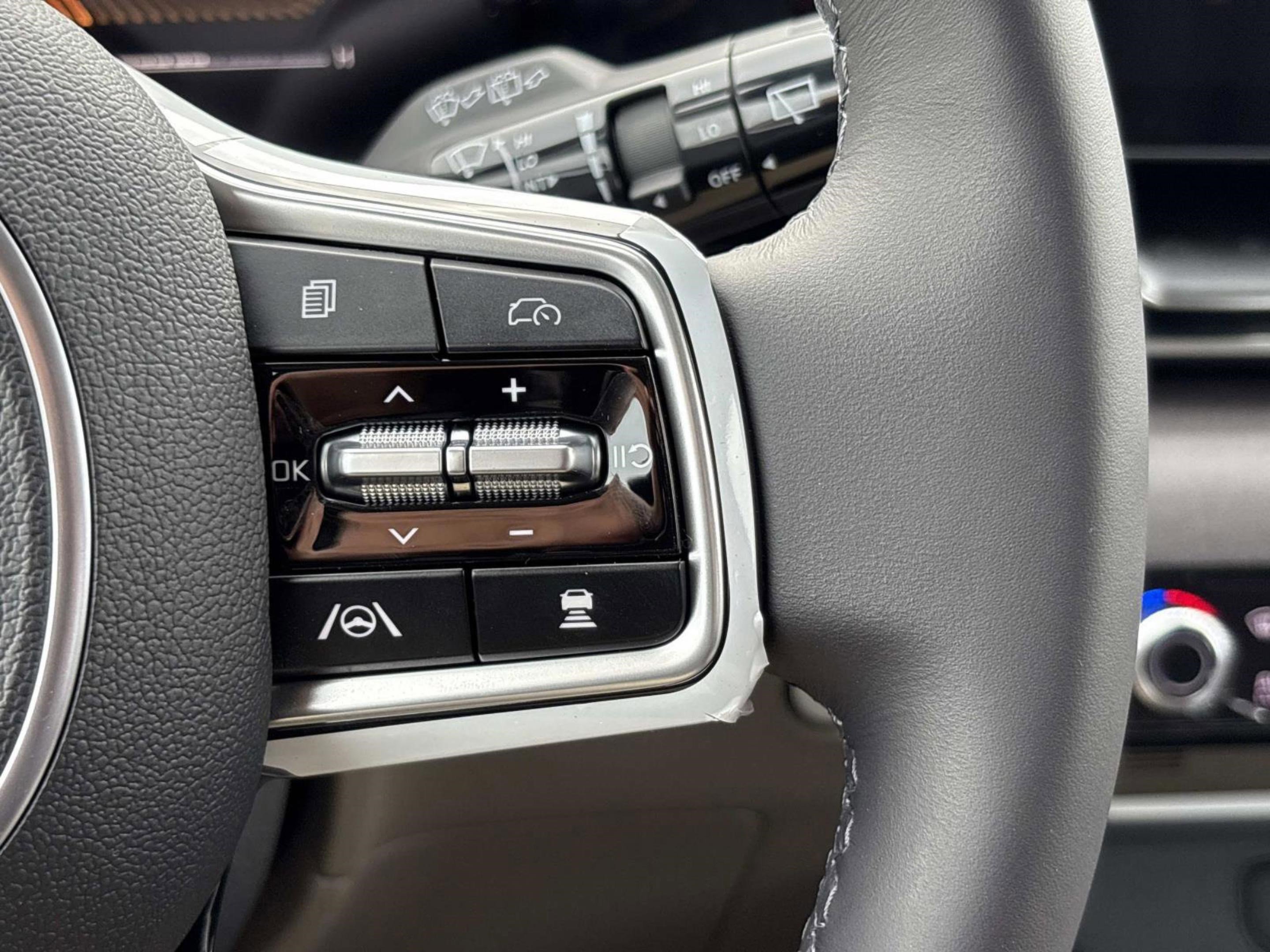 New 2026 Ivory Silver Kia EX image 26