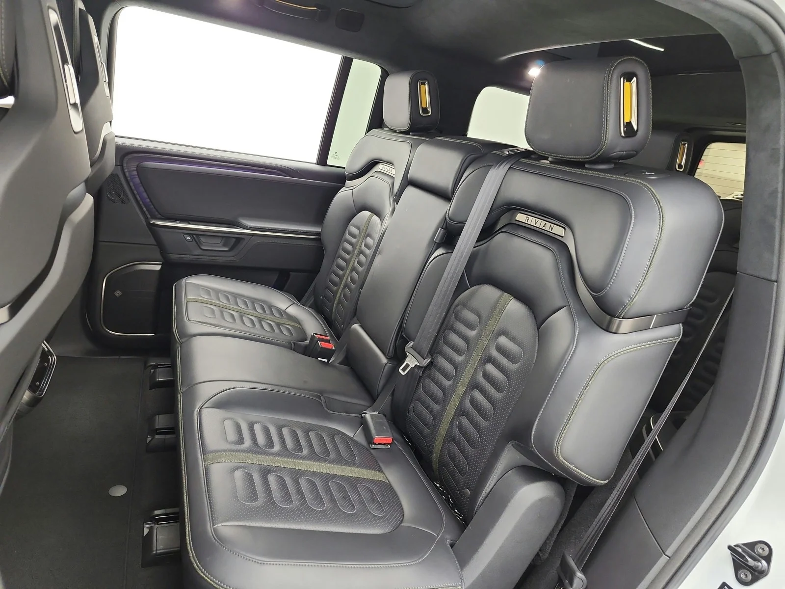 Used 2025 WHITE Rivian Adventure Dual-Motor Large Pack image 15