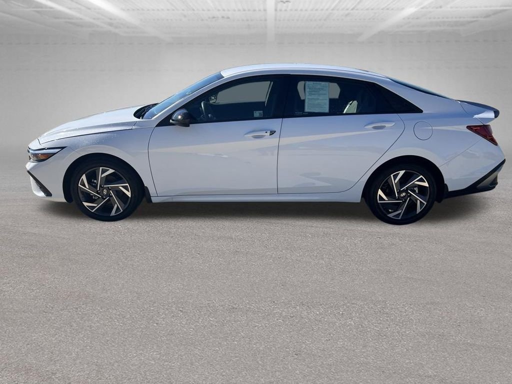 2025 Hyundai Elantra Blue - Photo 3