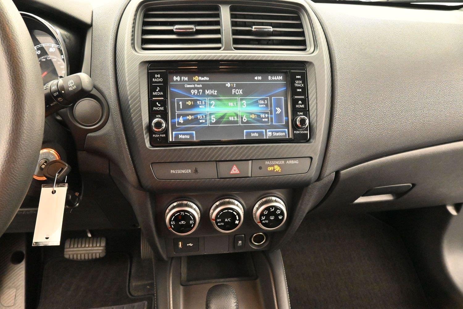 Used 2023 Labrador Black Pearl Mitsubishi ES image 18