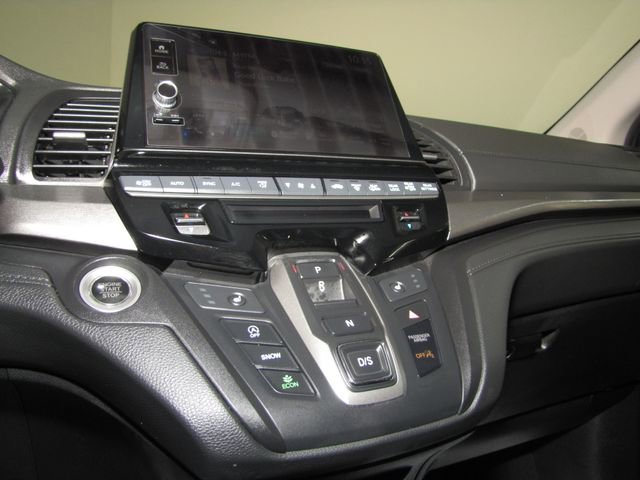 Certified Used 2025 Solar Silver Metallic Honda EX-L image 7