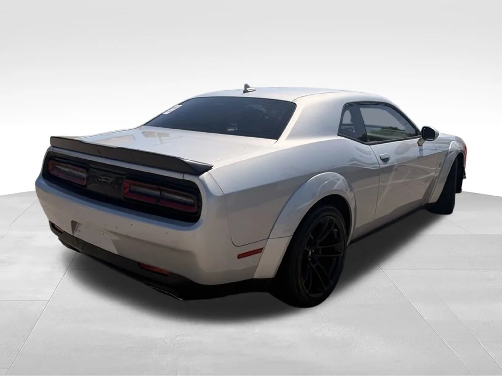 Used 2023  Dodge R/T Scat Pack Widebody image 4