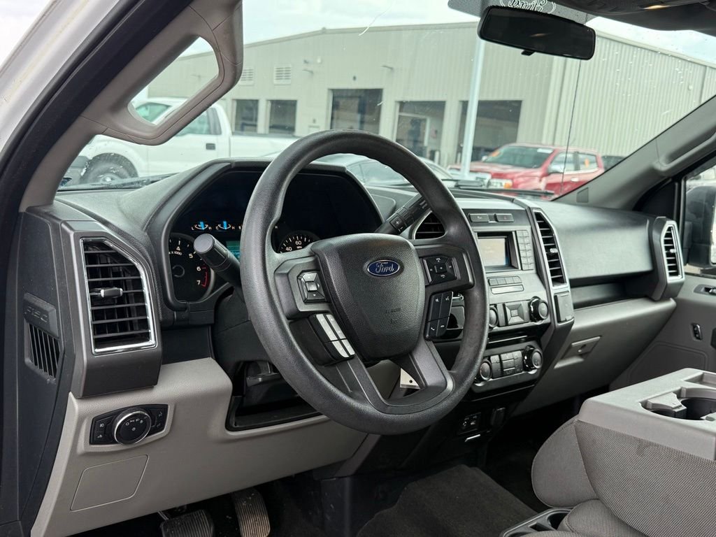 Used 2015 White Ford XLT image 4