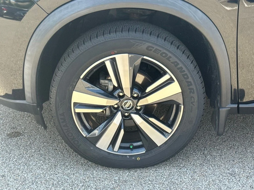 Used 2021 Black Nissan SL image 23