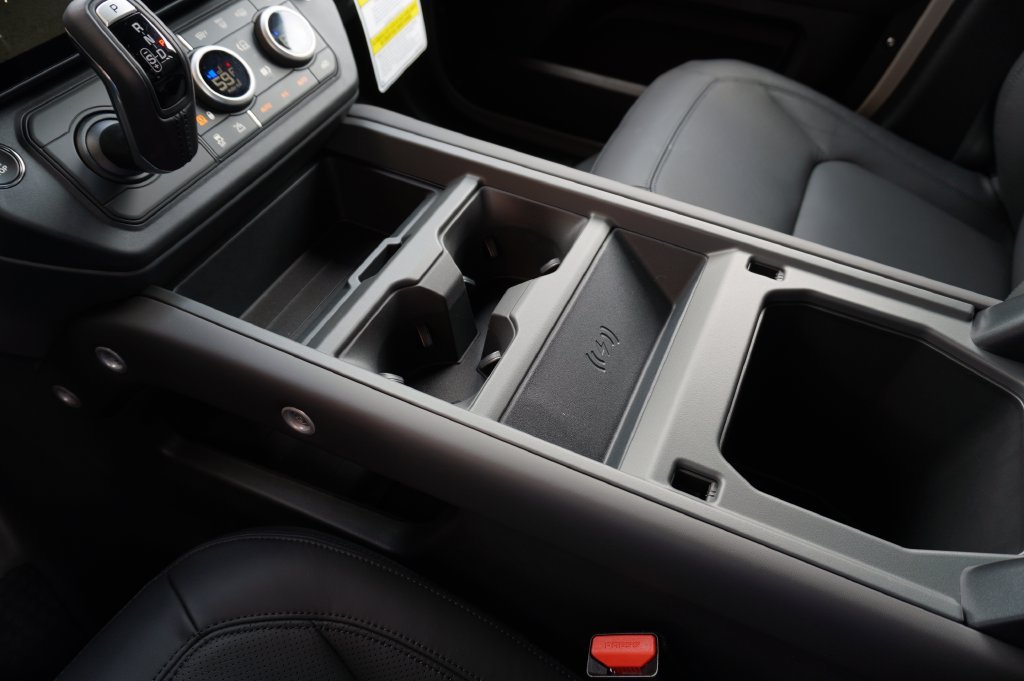 New 2026 Borasco Grey Land Rover X-Dynamic SE image 25