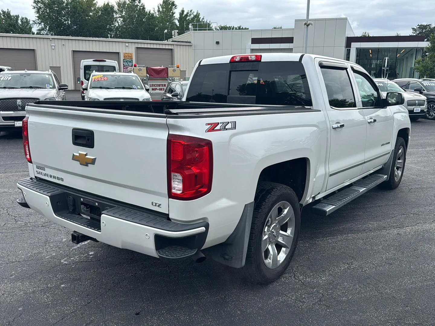 Used 2018 Iridescent Pearl Tricoat Chevrolet LTZ image 4