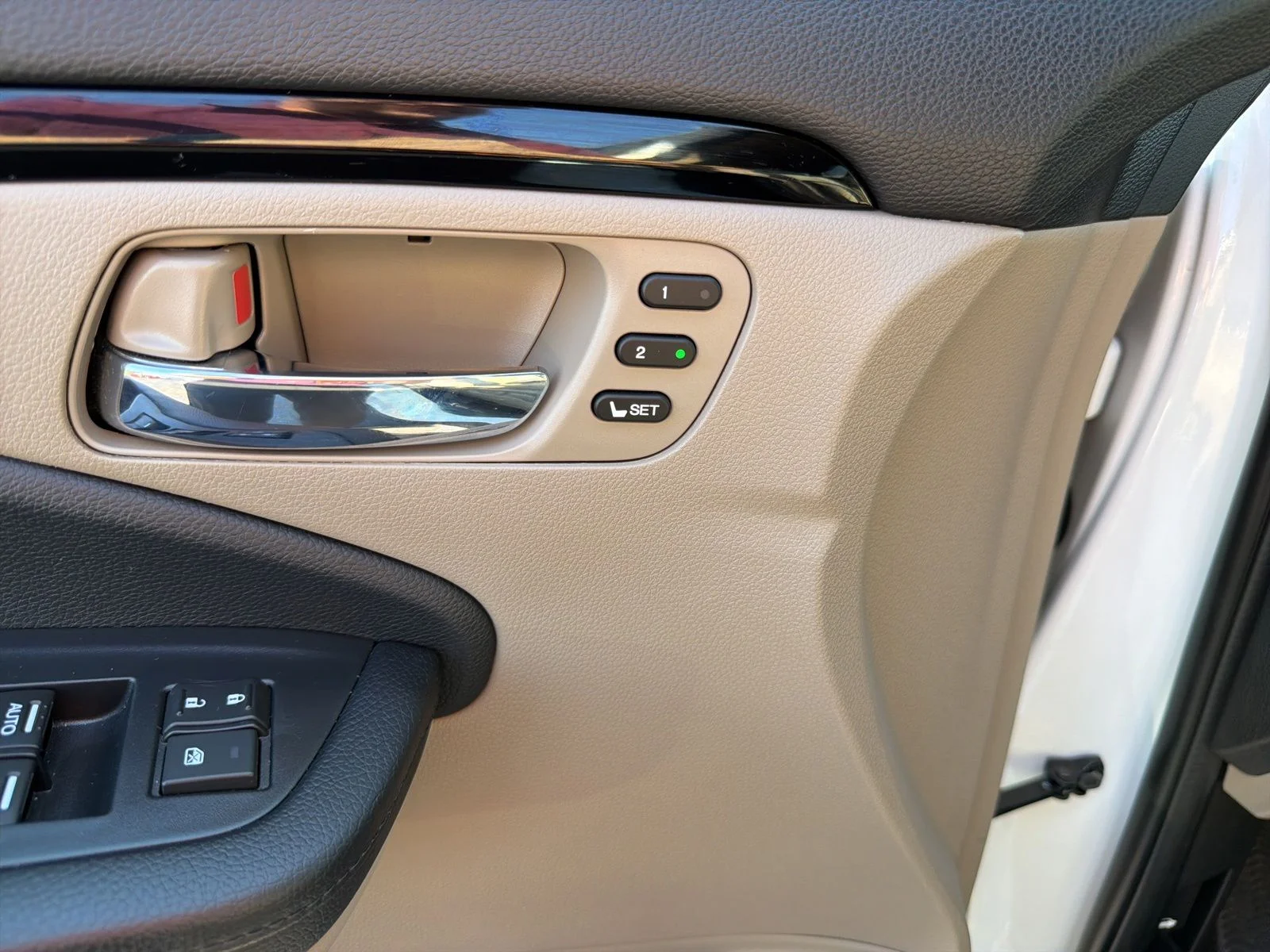 Used 2022 Platinum White Pearl Honda Touring image 12