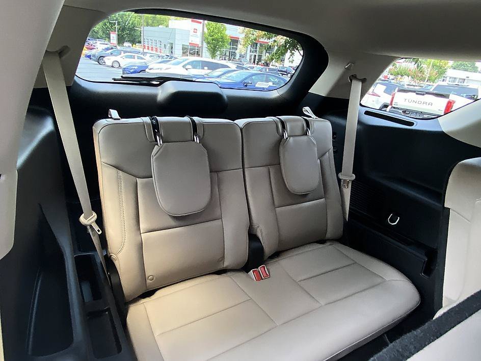 Used 2023 Blue Metallic Ford XLT image 19