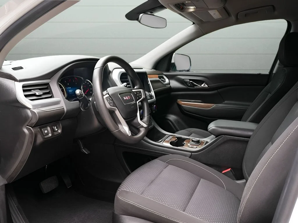 Used 2022 White GMC SLE image 35