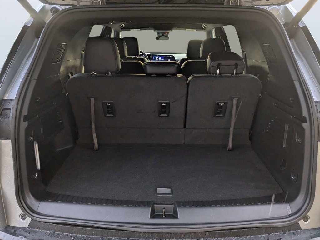 Used 2025 Gray Chevrolet LT image 17