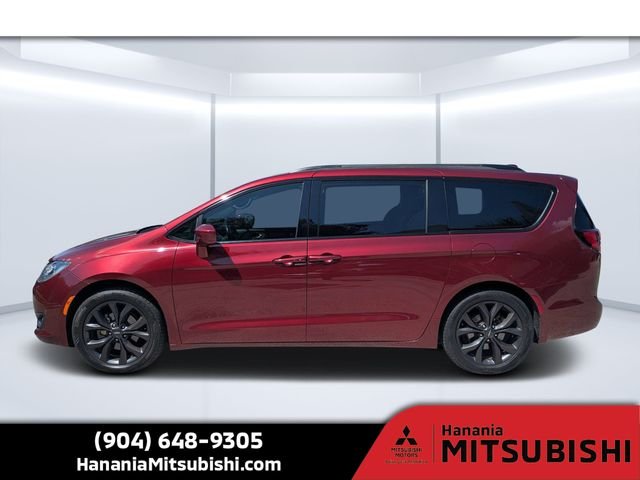 Used 2020 Red Chrysler Touring L image 6