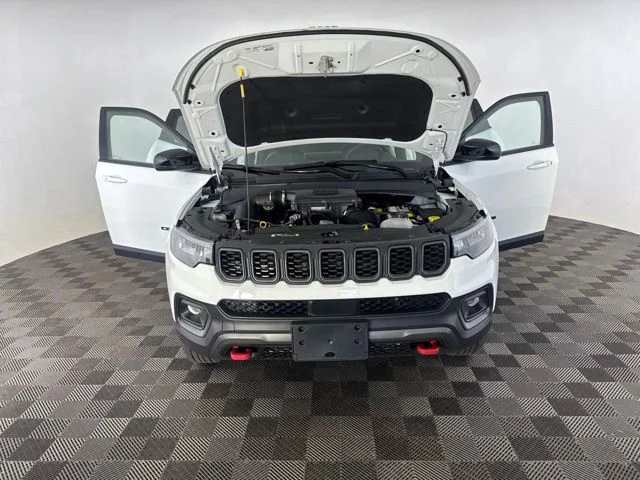 Used 2025 White Jeep Trailhawk image 11