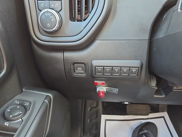 2025 GMC Sierra 3500HD Pro - Photo 15