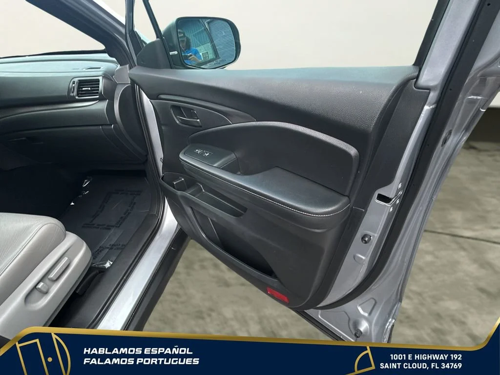 Used 2023 Silver Honda AWD EX-L image 29