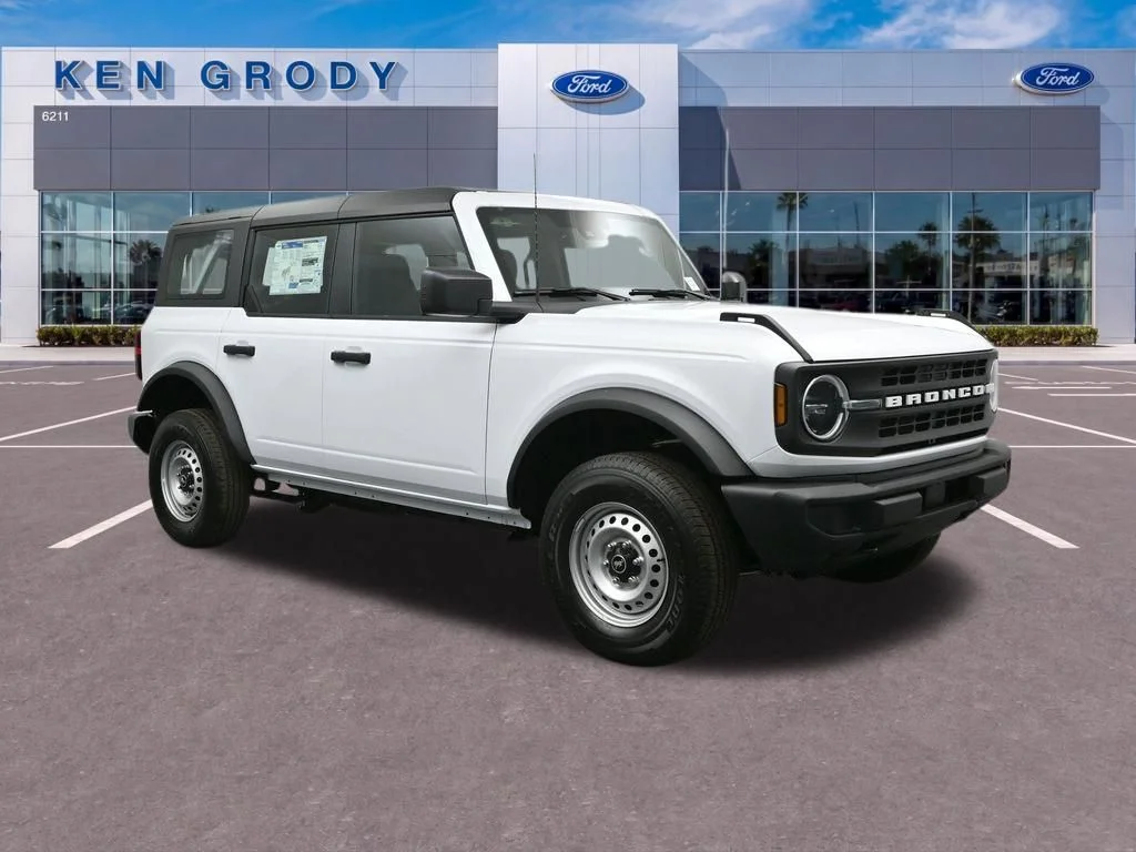 2026 Ford Bronco Base 4x4's photo