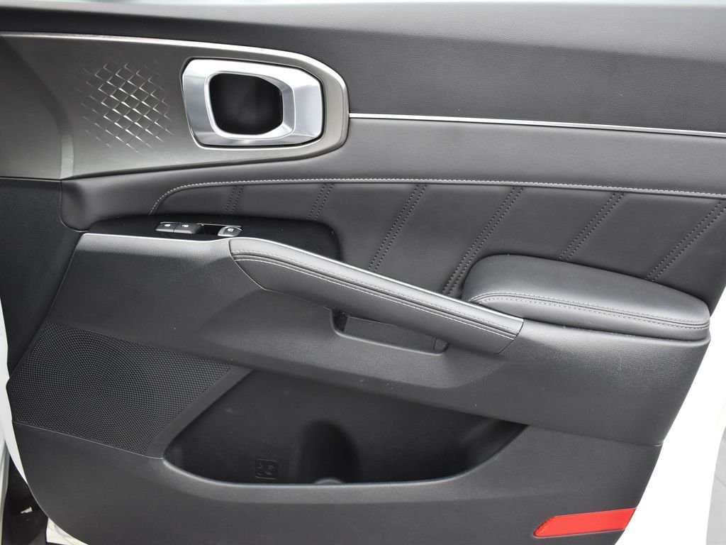 2022 KIA SORENTO - Image 31