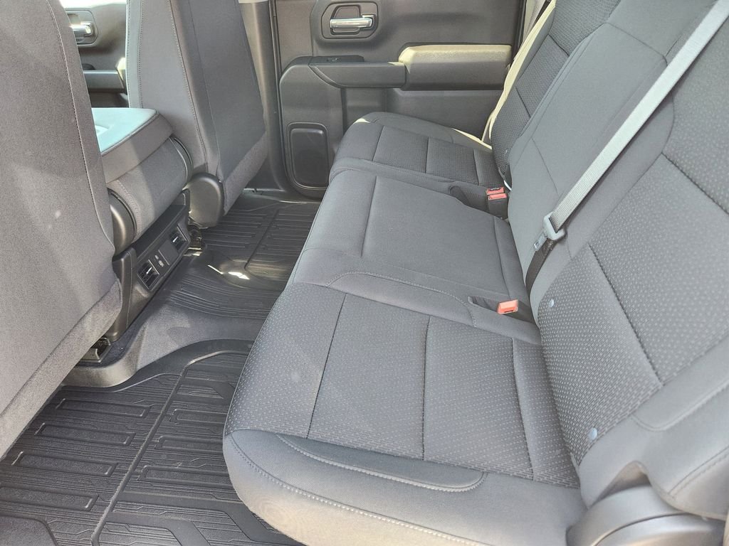 2025 GMC Sierra 3500HD Pro - Photo 18