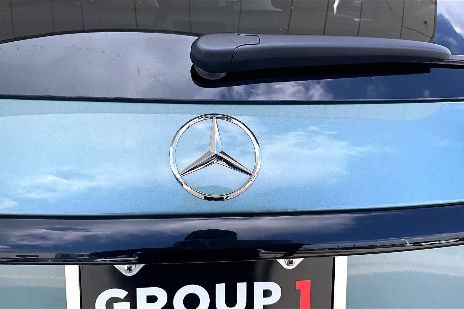Used 2026 Verde Silver Metallic Mercedes-Benz GLC 300 image 10