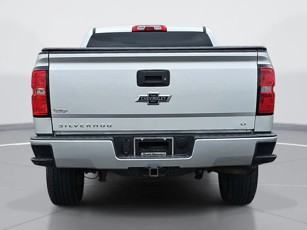 Used 2018 SILVER ICE METALLIC Chevrolet LT image 5