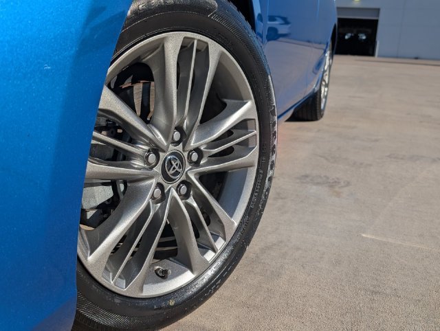 Used 2017 Toyota Camry SE with VIN 4T1BF1FK9HU651889 for sale in Buda, TX