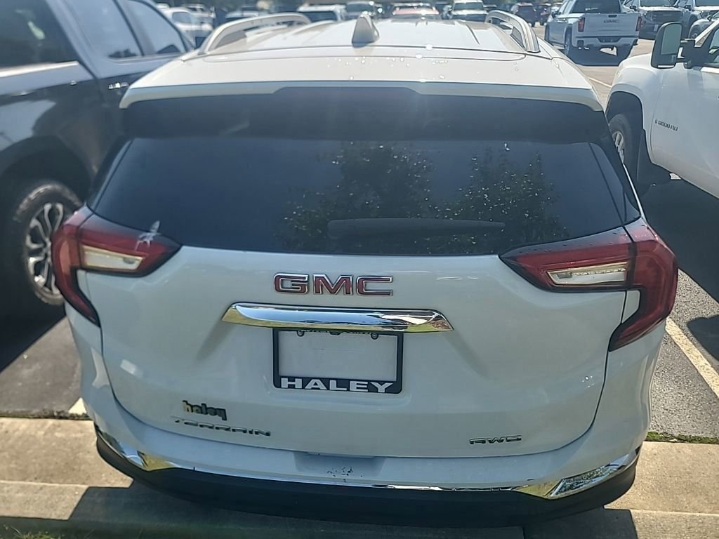 Used 2023 White GMC SLT image 7