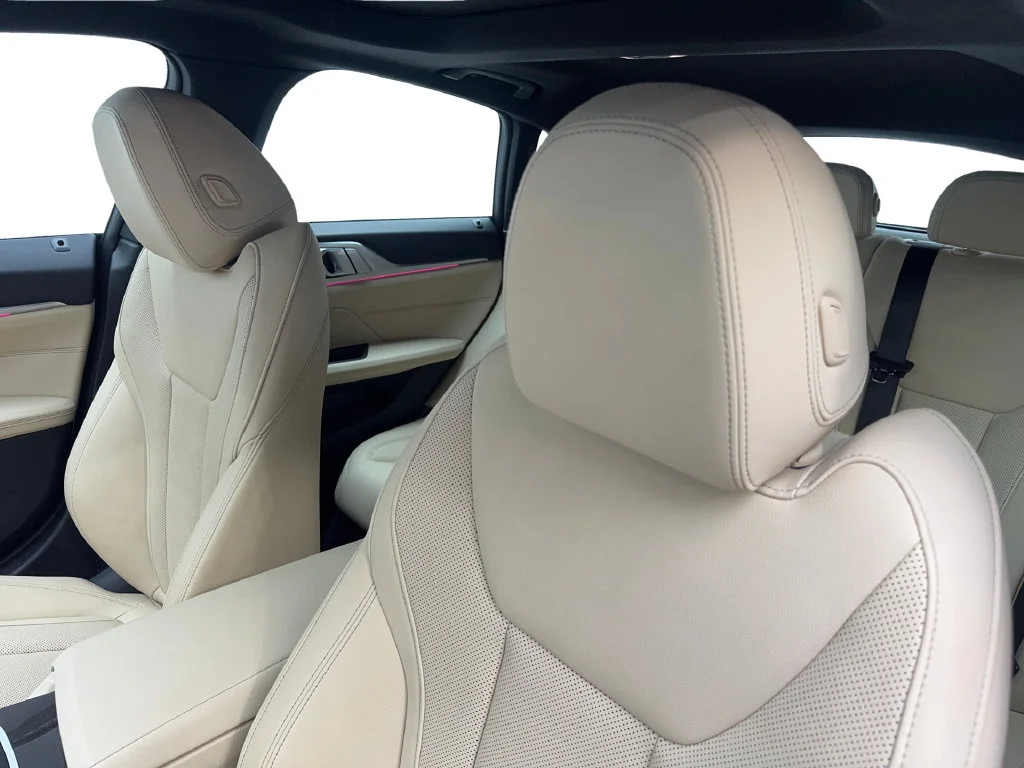 Used 2024 White BMW eDrive35 image 30