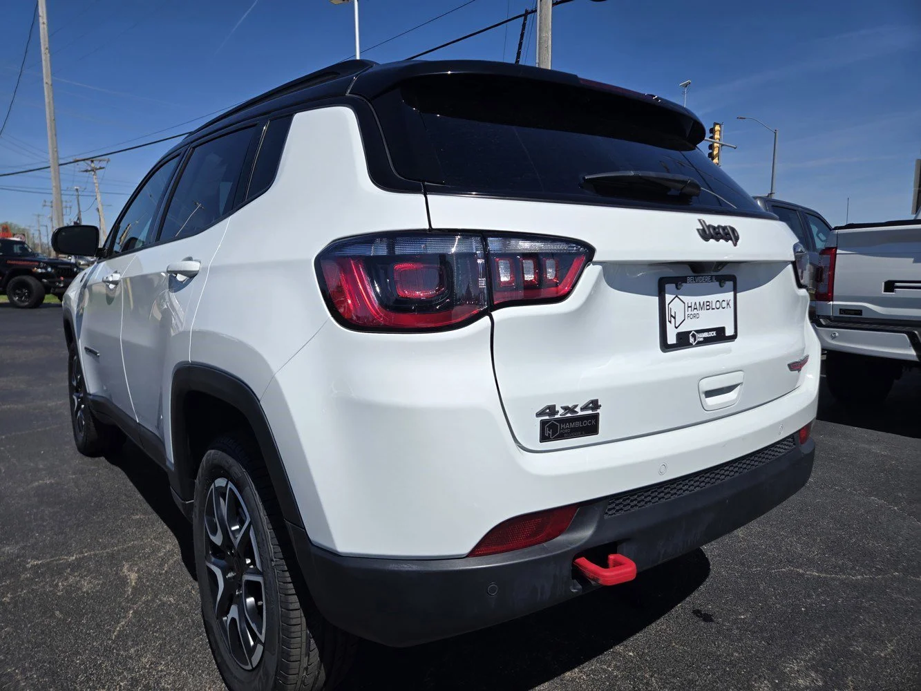 Used 2025 Bright White Clearcoat Jeep Trailhawk image 39
