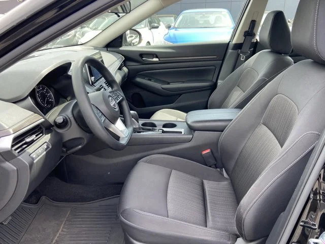 2025 Nissan Altima SV - Photo 22