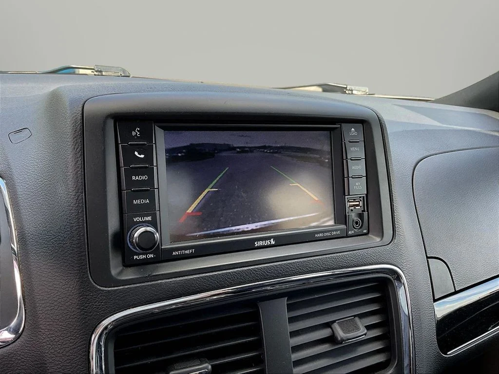 Used 2019 Red Dodge SXT image 16