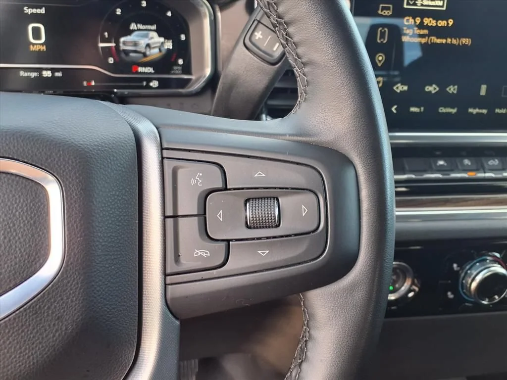 Used 2024 Summit White GMC Elevation image 14