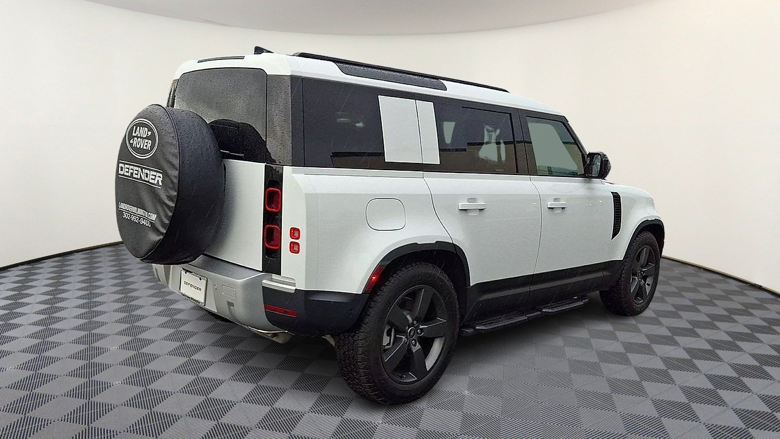 Certified Used 2025 Fuji White - 1AA Land Rover 110 P400 S image 8