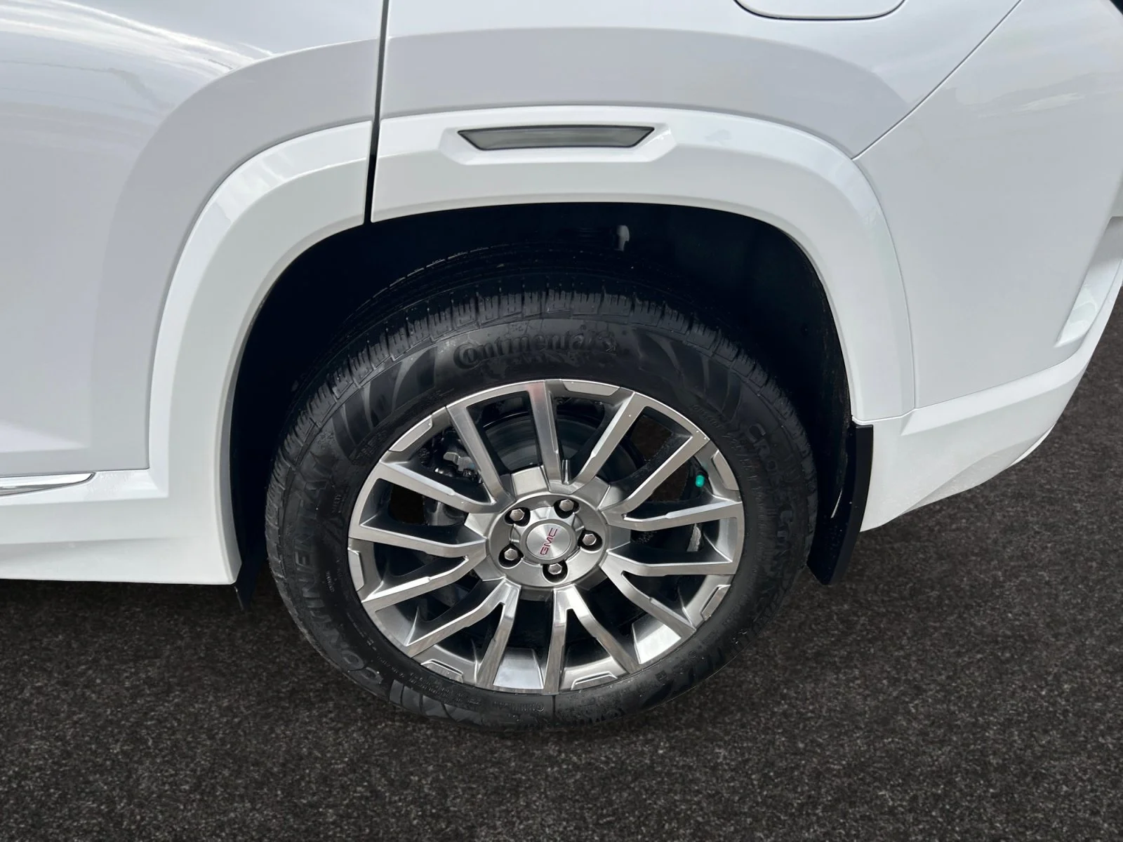 New 2027 Summit White GMC AWD Denali image 9