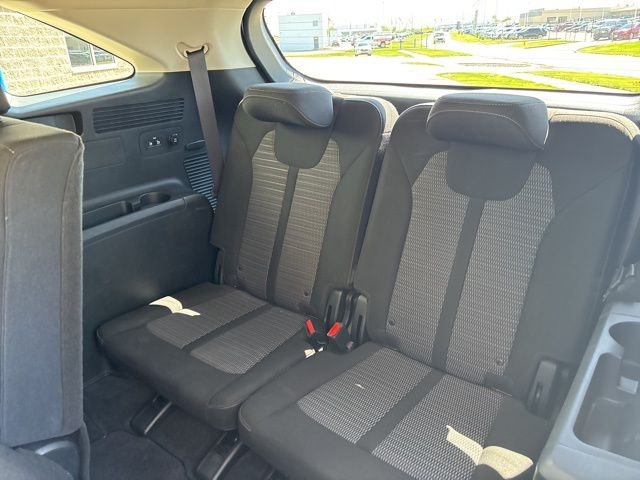 Used 2023 White Kia LX image 31