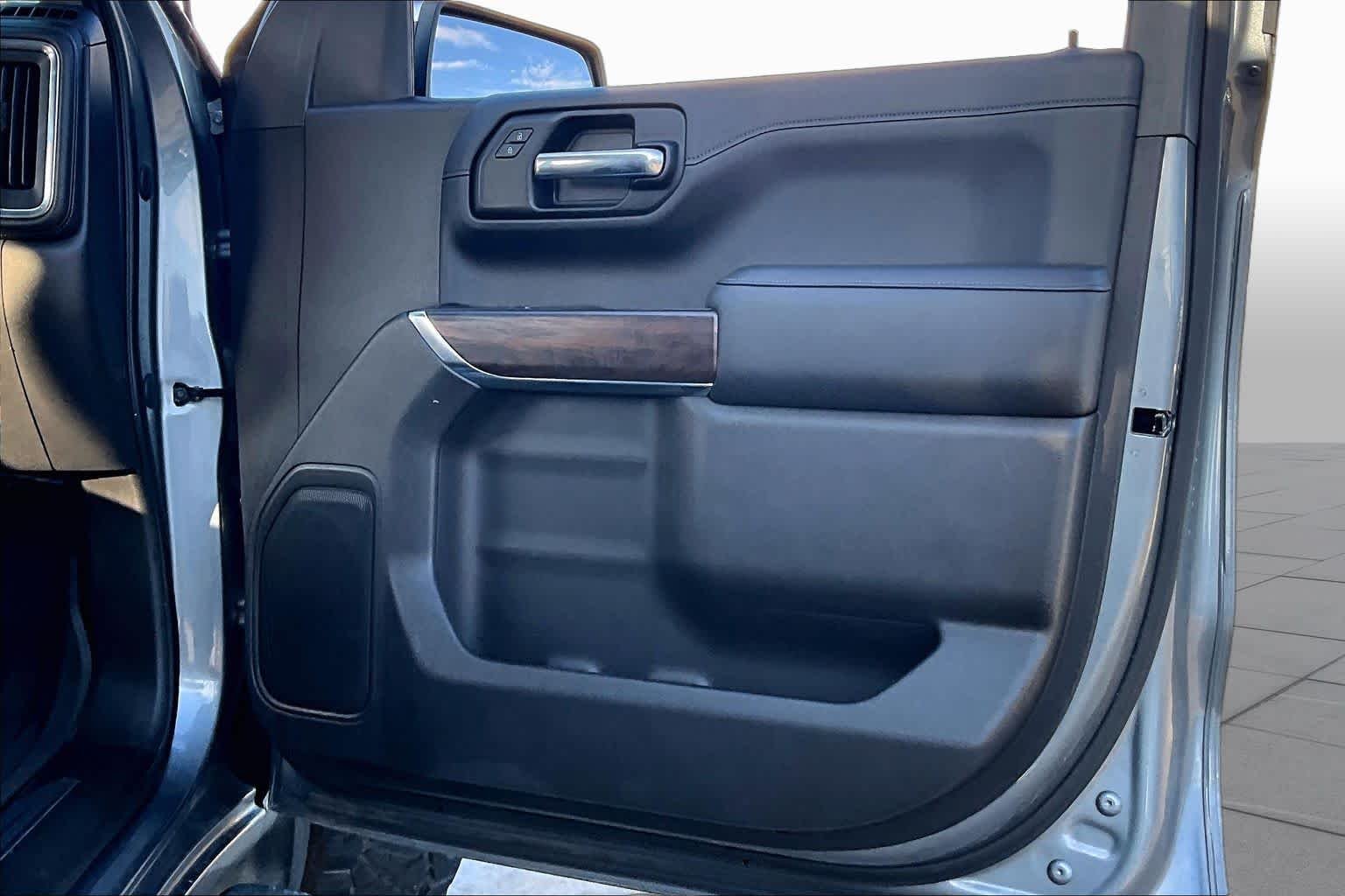 Used 2020 Satin Steel Metallic GMC SLT image 23