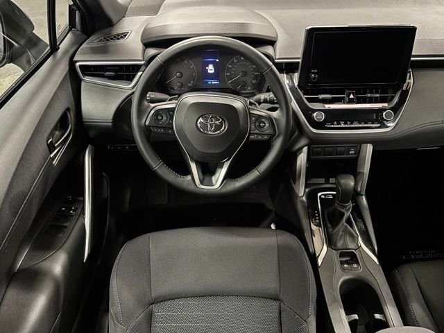 Used 2024  Toyota Hybrid SE image 13