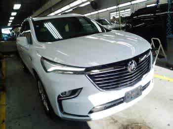 Used 2023 Summit White Buick Essence image 2