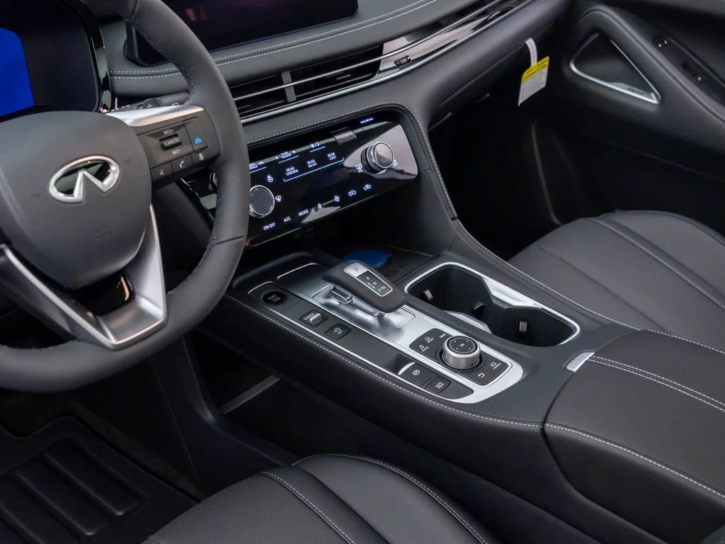 New 2027 GRAPHITE SHADOW INFINITI Luxe AWD image 11