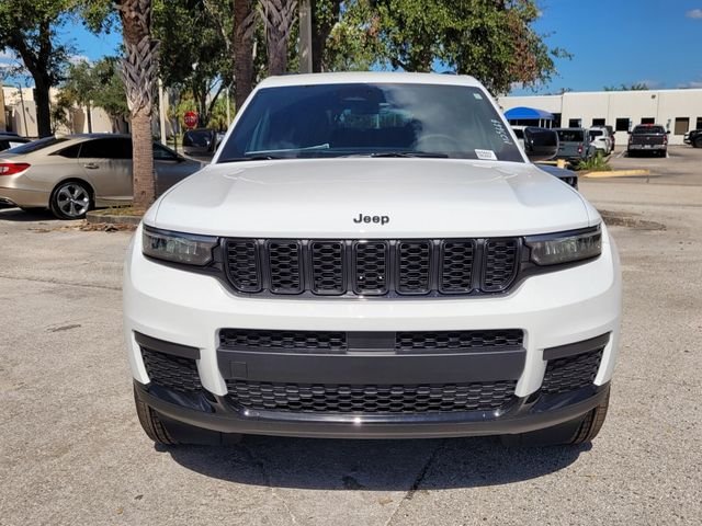 New 2025 Bright White Clear-Coat Exterior Paint Jeep Altitude image 6