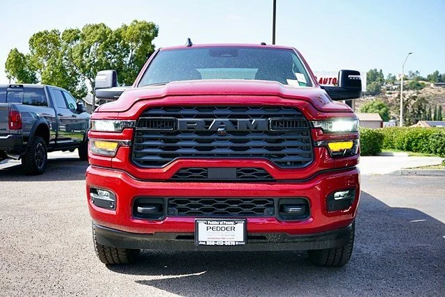 New 2026 Molten Red Pearl-Coat Exterior Paint RAM Big Horn image 5