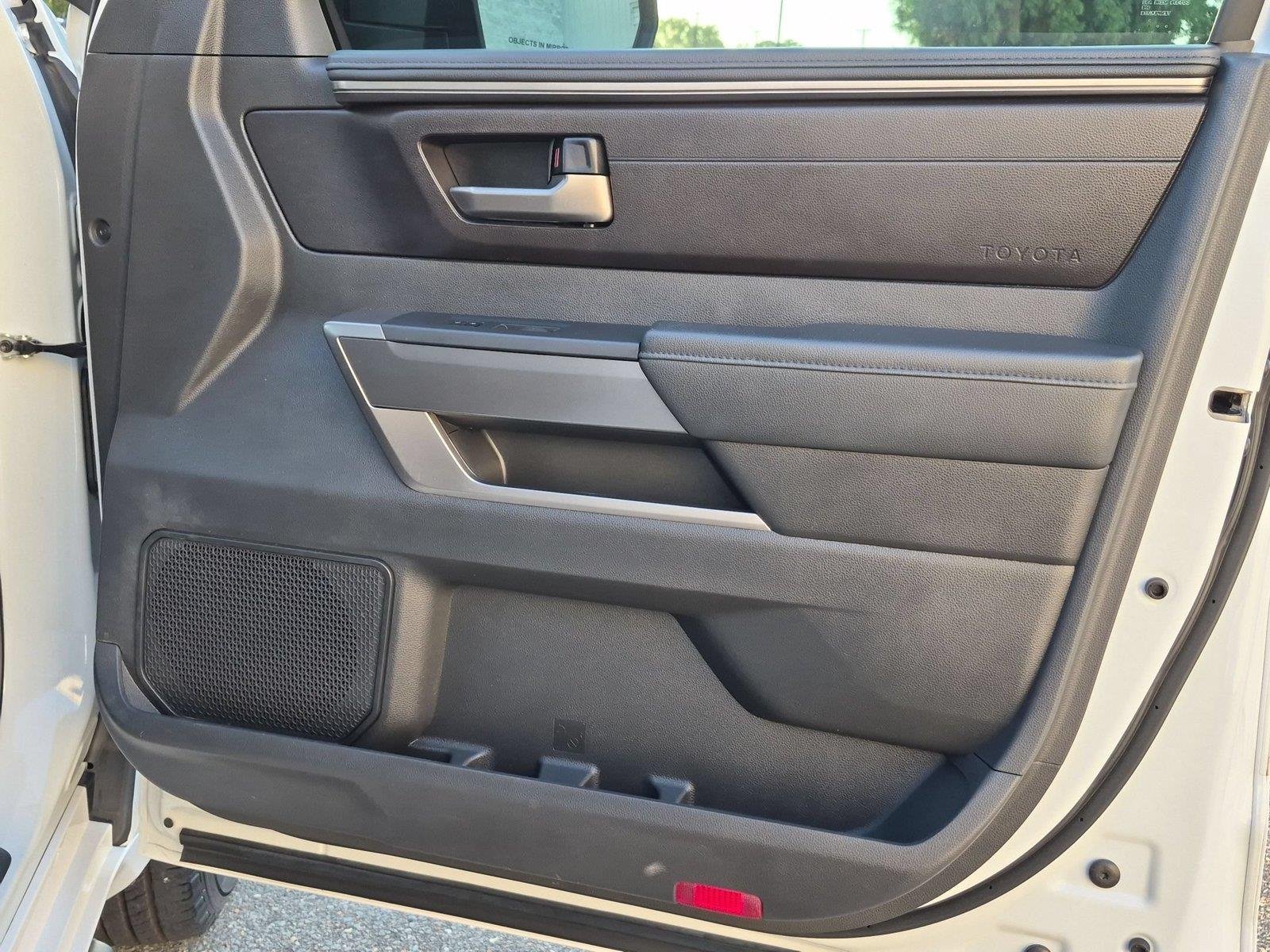 Used 2024 Ice Cap Toyota SR5 image 33