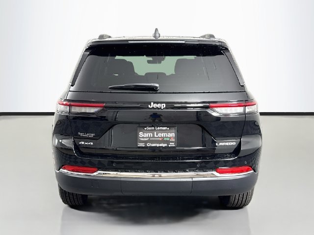 New 2027 High-Gloss Black Paint Jeep Laredo X image 6