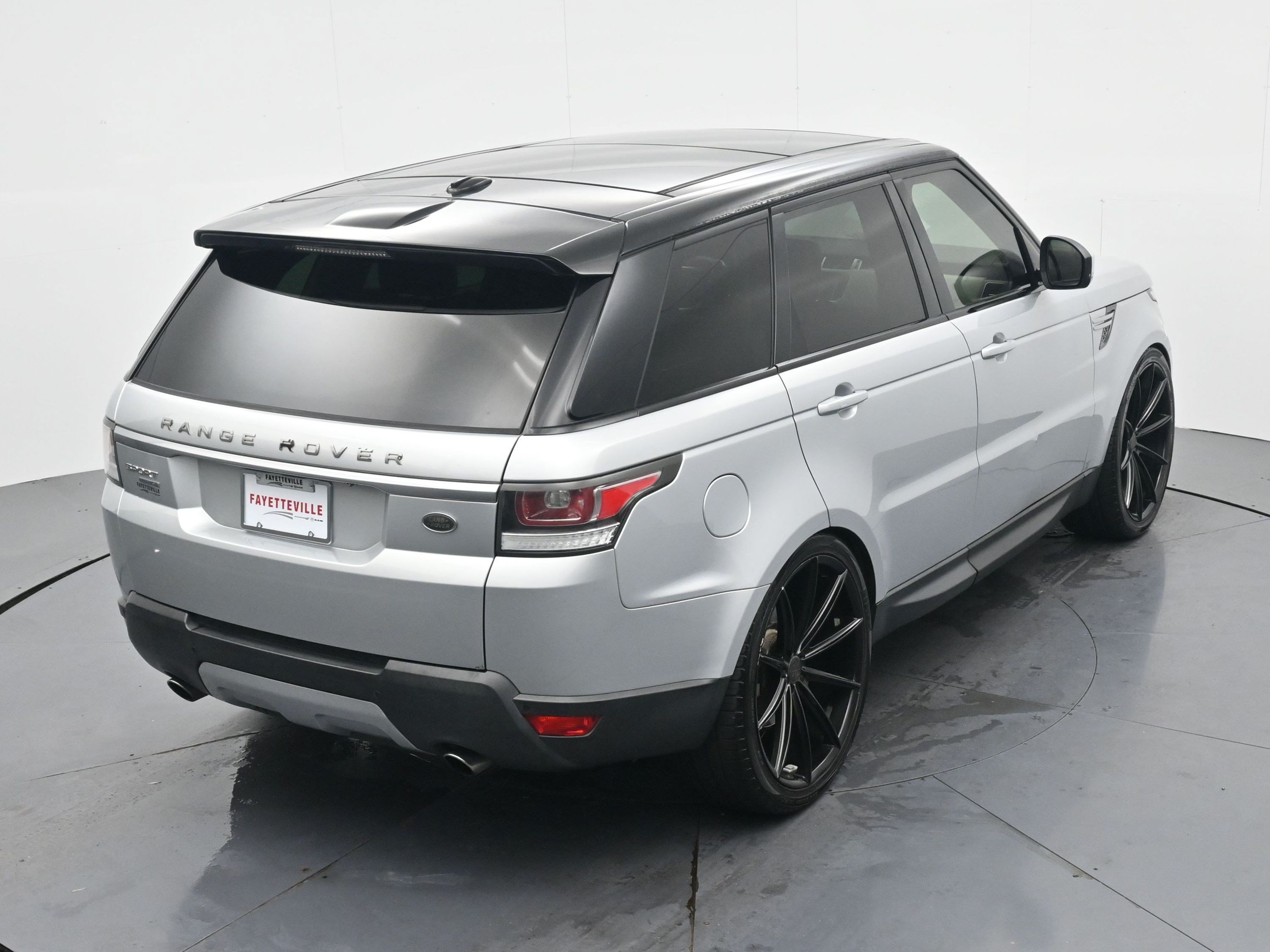 Used 2014 Causeway Gray Metallic Land Rover HSE image 22