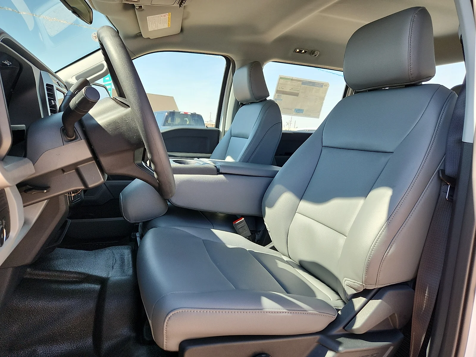 New 2026 Oxford White Ford XL image 17