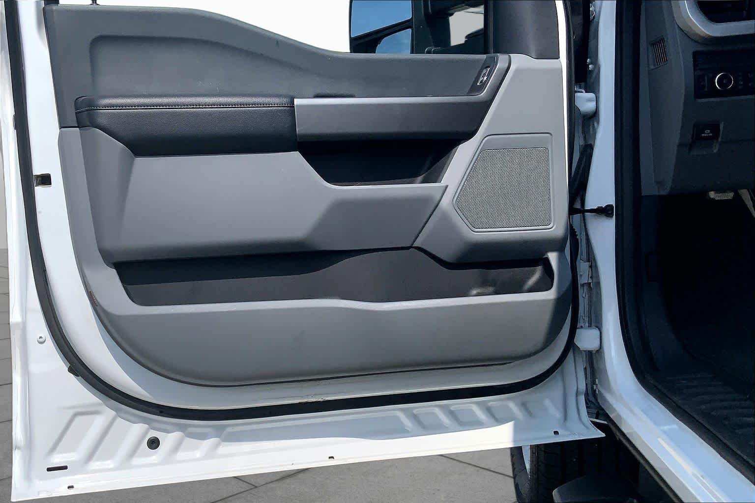 Used 2026 Oxford White Ford XLT image 21
