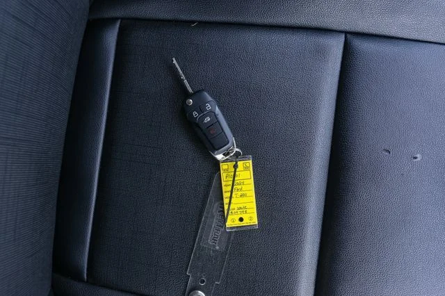 Used 2024  Ford Base image 34