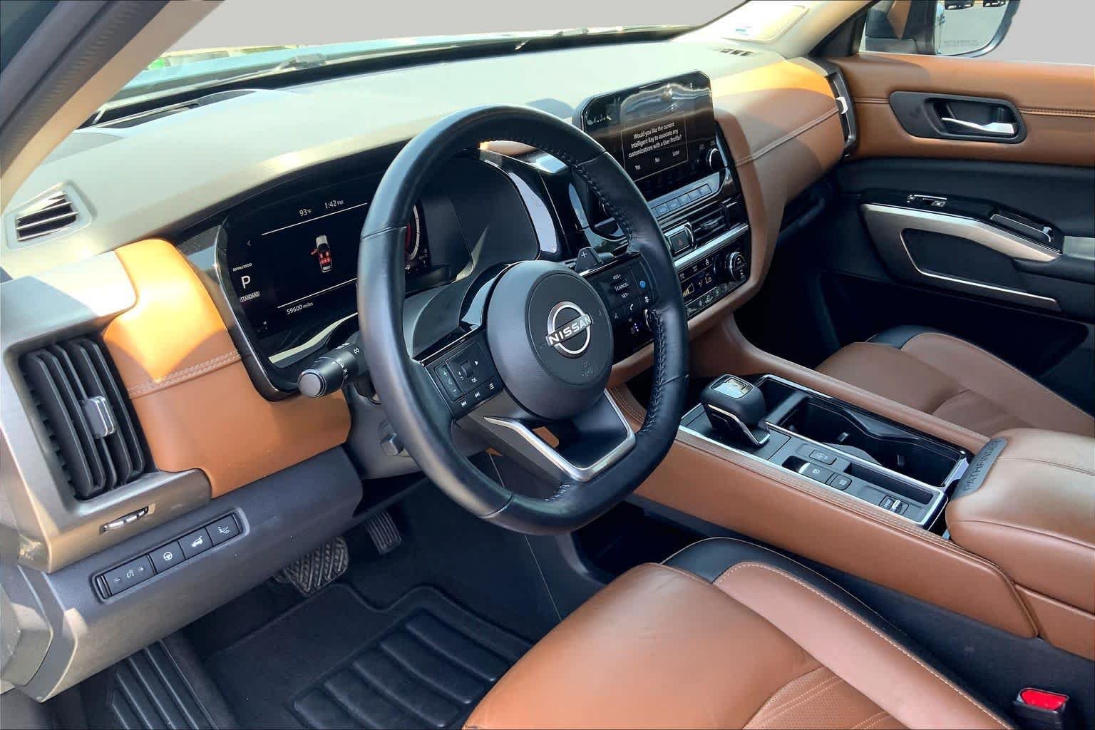 Used 2023 Obsidian Green Pearl Nissan Platinum image 18
