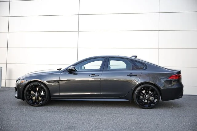New 2024 Gray Jaguar R-Dynamic SE image 4