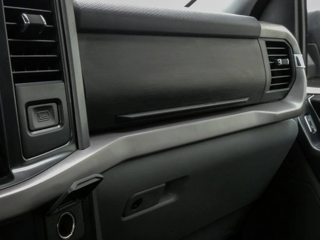 Used 2025 Silver Ford XLT image 27