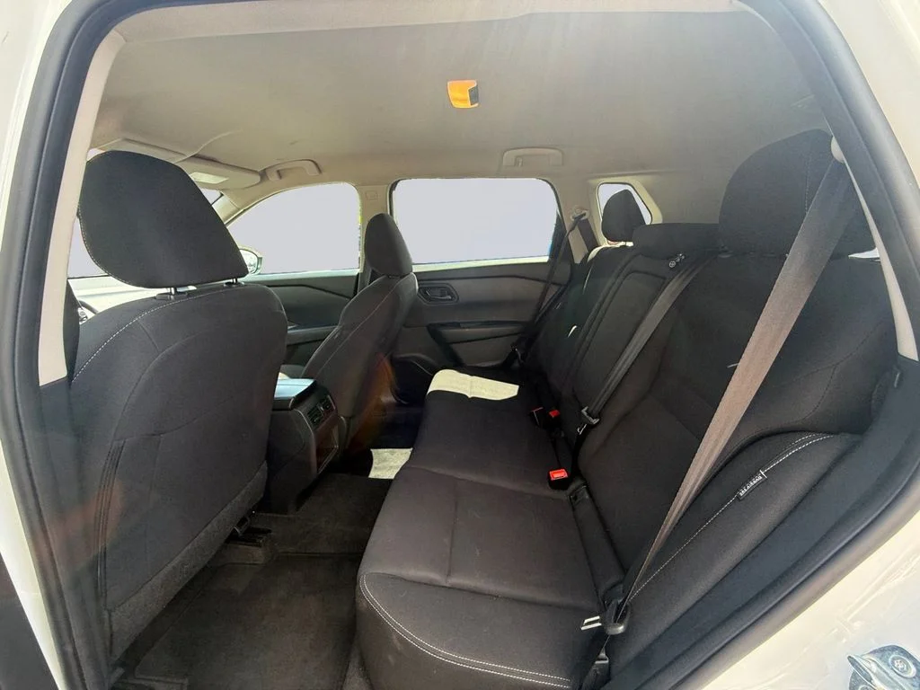 Used 2024 Glacier White Nissan S image 17