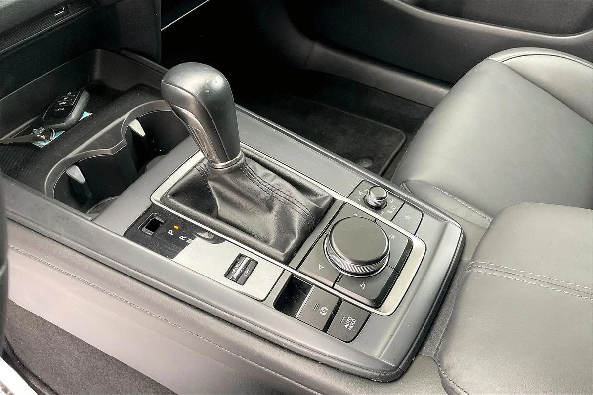 Used 2021  Mazda Select image 18